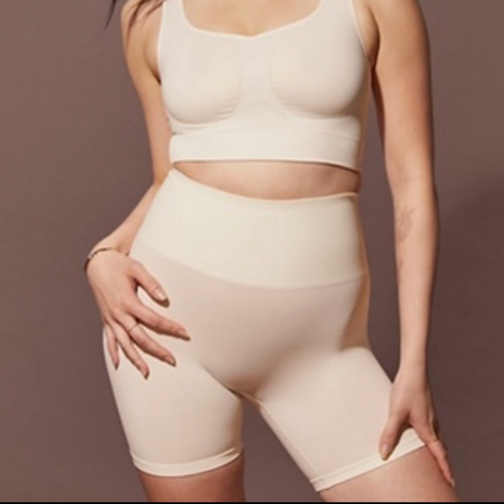 YITTY Nearly Naked Shaping Ultra High Waist Short